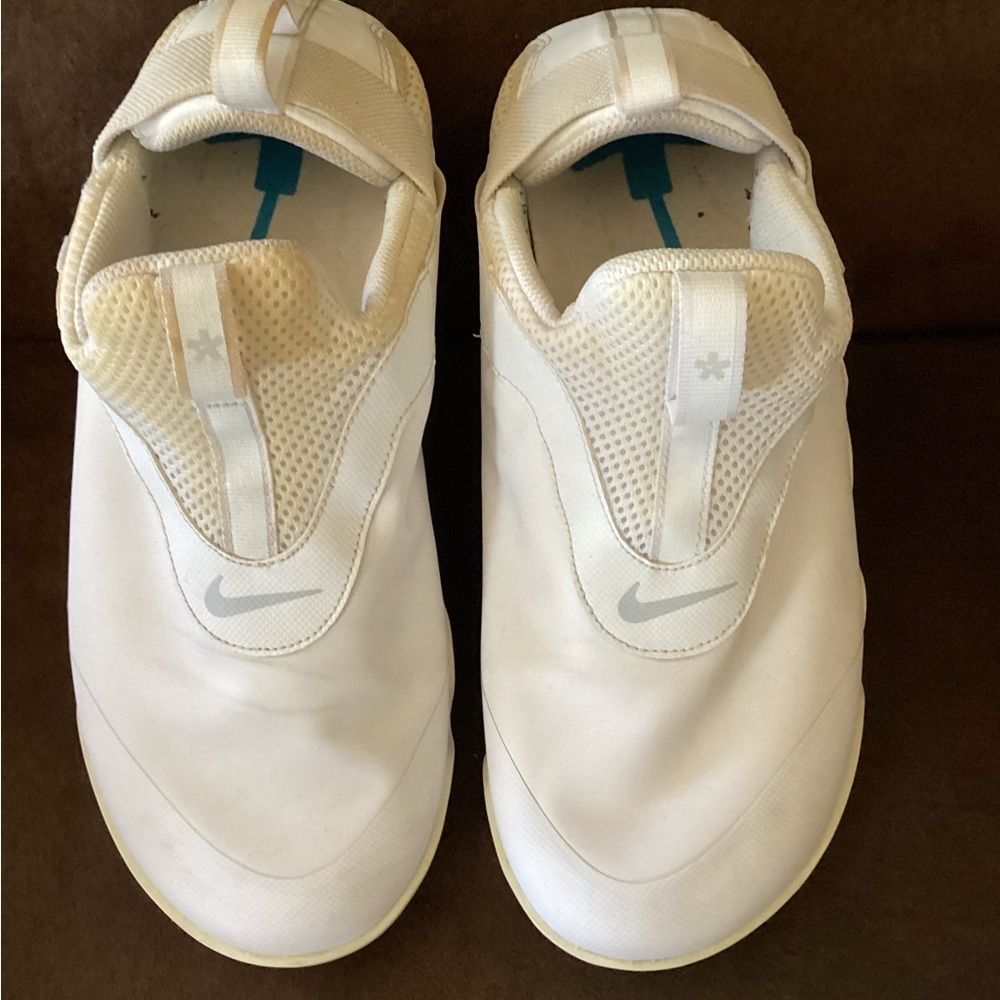 Nike Air Zoom Pulse Mens 8.5/Medical Nurse Shoes
Q2